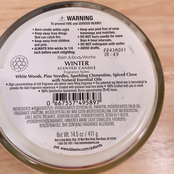 Bath & body Works Winter three-wick Candle - Picture 6 of 6